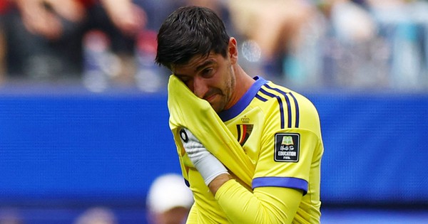 Courtois bật khóc khi chia tay World Cup theo kịch bản cay đắng nhất: góc nhìn mới cho người chơi Việt - hình ảnh - vipak168.com Courtois bật khóc khi chia tay World Cup theo kịch bản cay đắng nhất: góc nhìn mới cho người chơi Việt - hình ảnh - vipak168.com